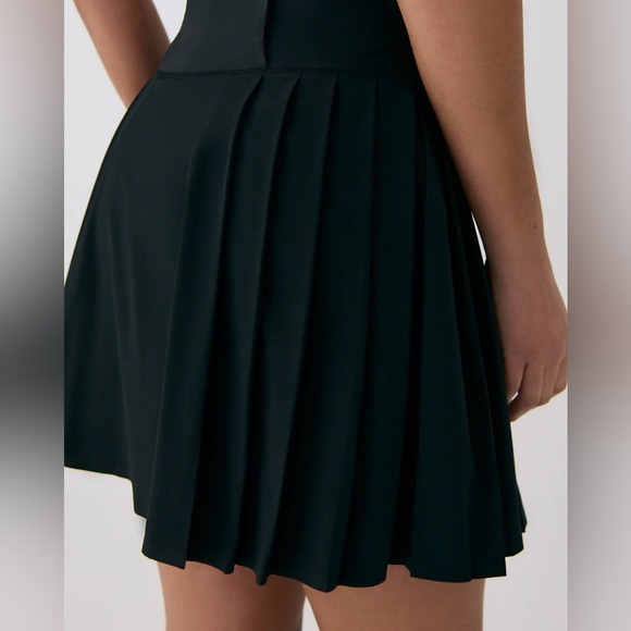 NWT LOLË Black Asymmetrical Side-Pleated Tennis Skort - Picture 1 of 4